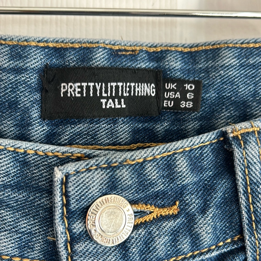 Pretty little thing boyfriend Jean